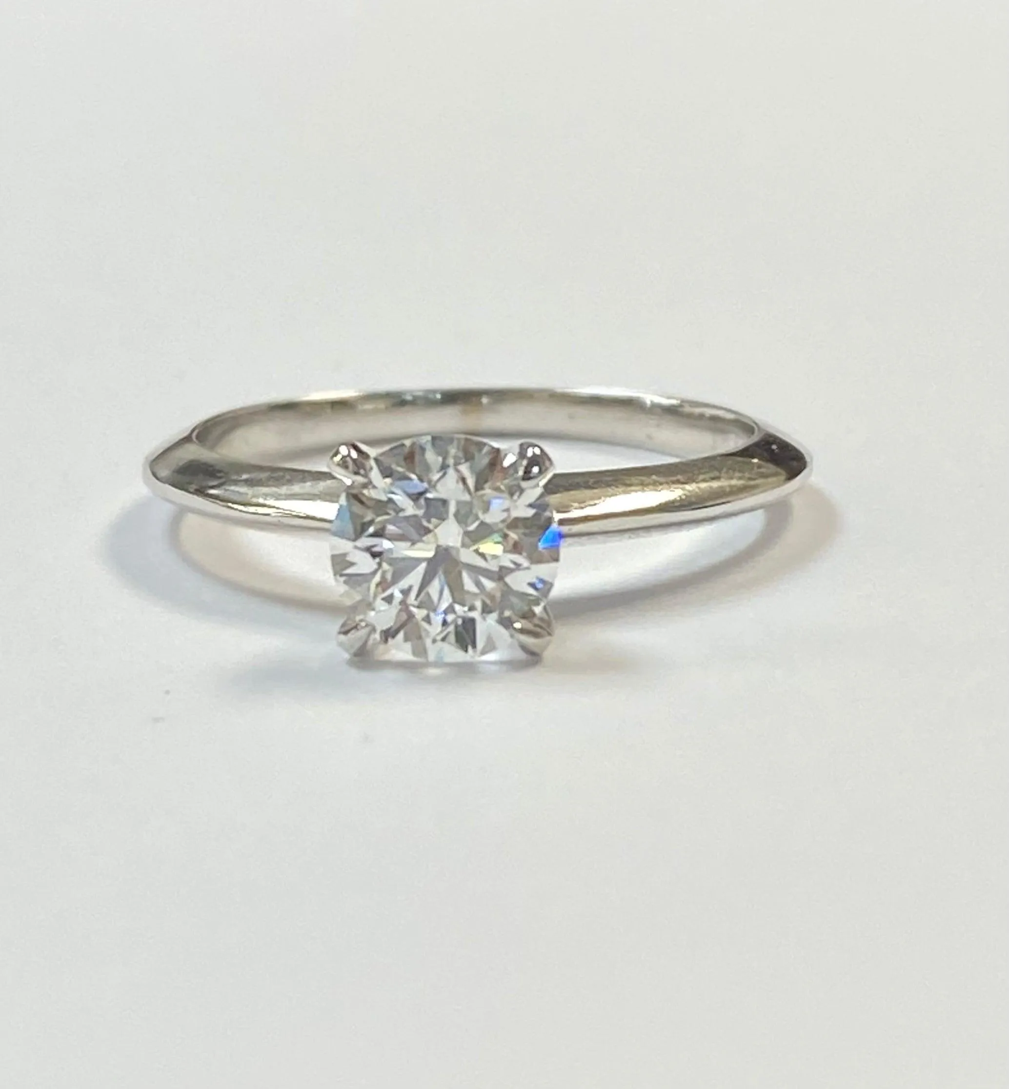 1 carat Round Lab Grown Diamond Engagement Ring