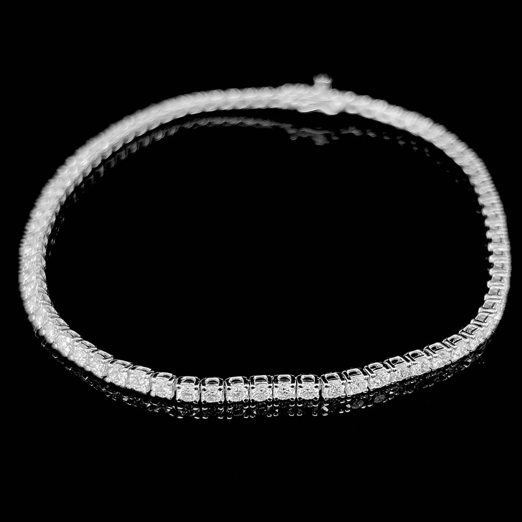 #BA157 | 5.25cts DEF, VVS Full Eternity Tennis Diamond Bracelet 14kt