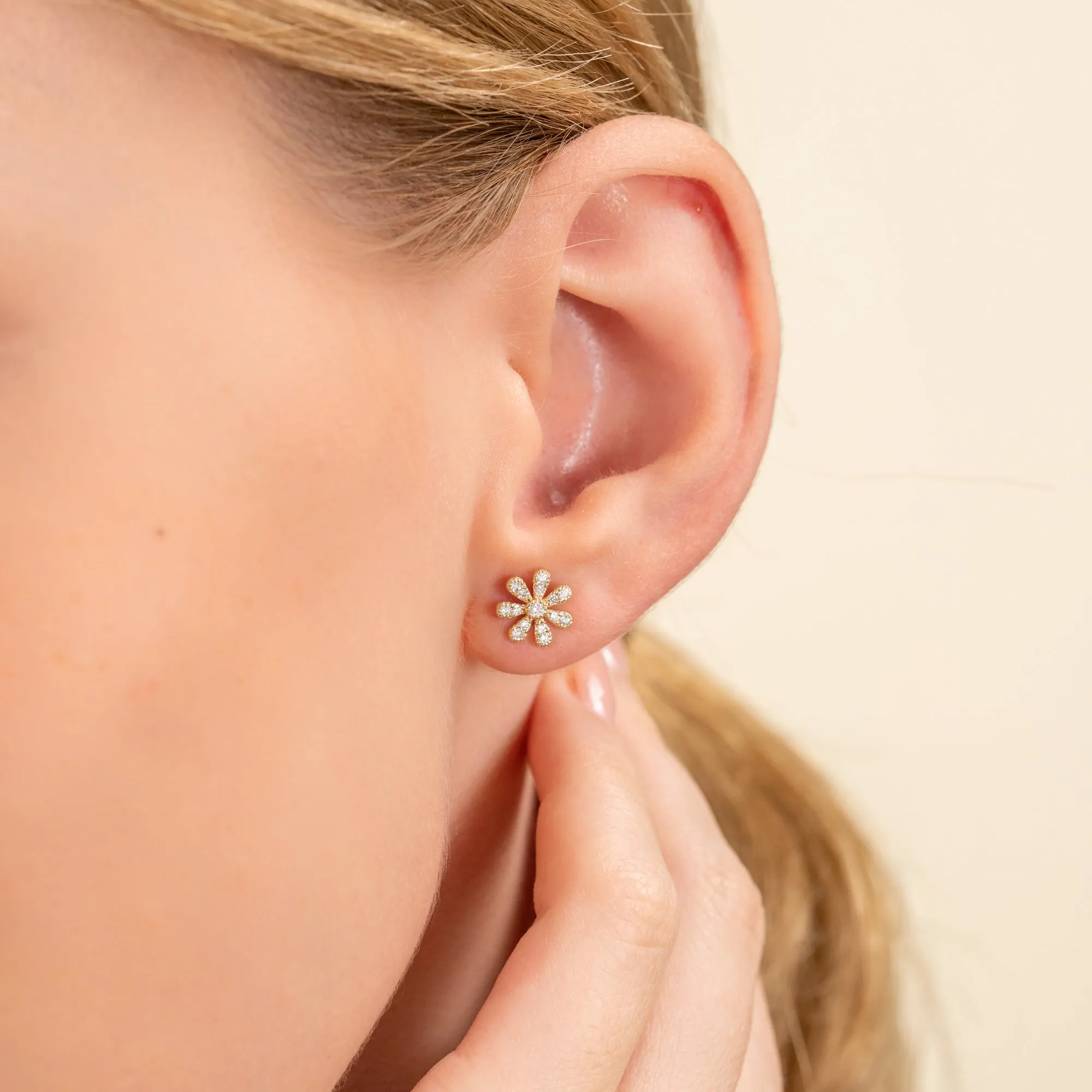 Diamond Daisy Studs, Daisy