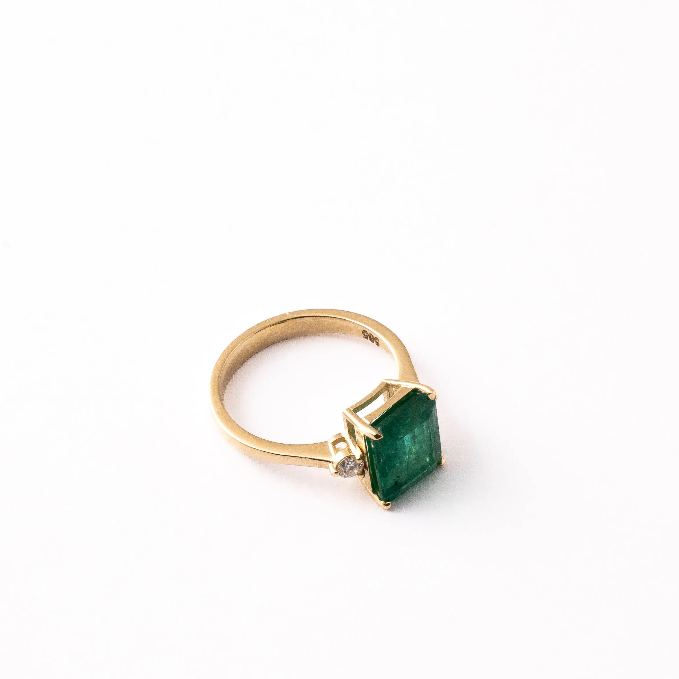 Gold Emerald Ring