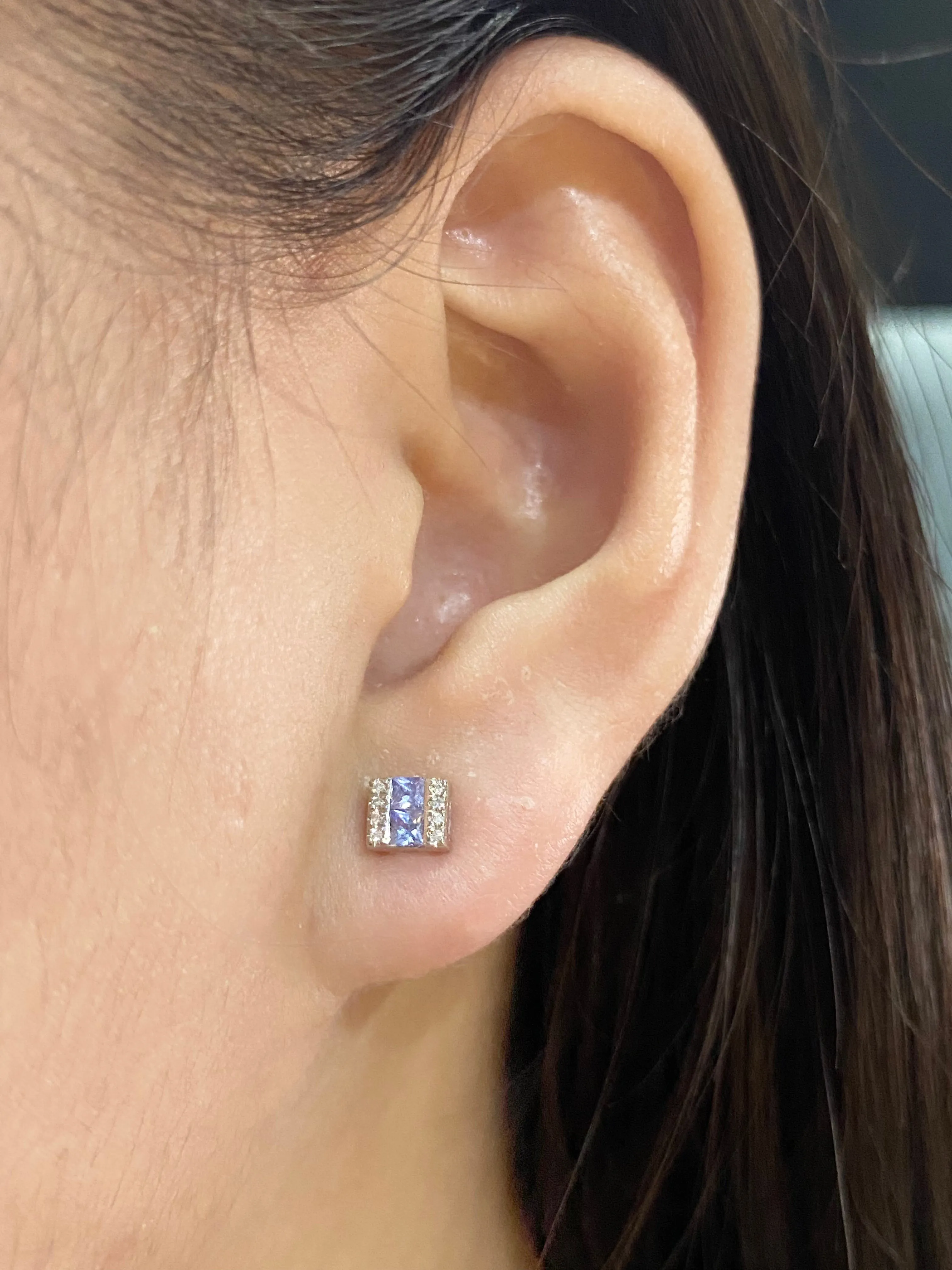 #LVNA2024 | Blue Sapphire Bar Stud Diamond Earrings 14kt