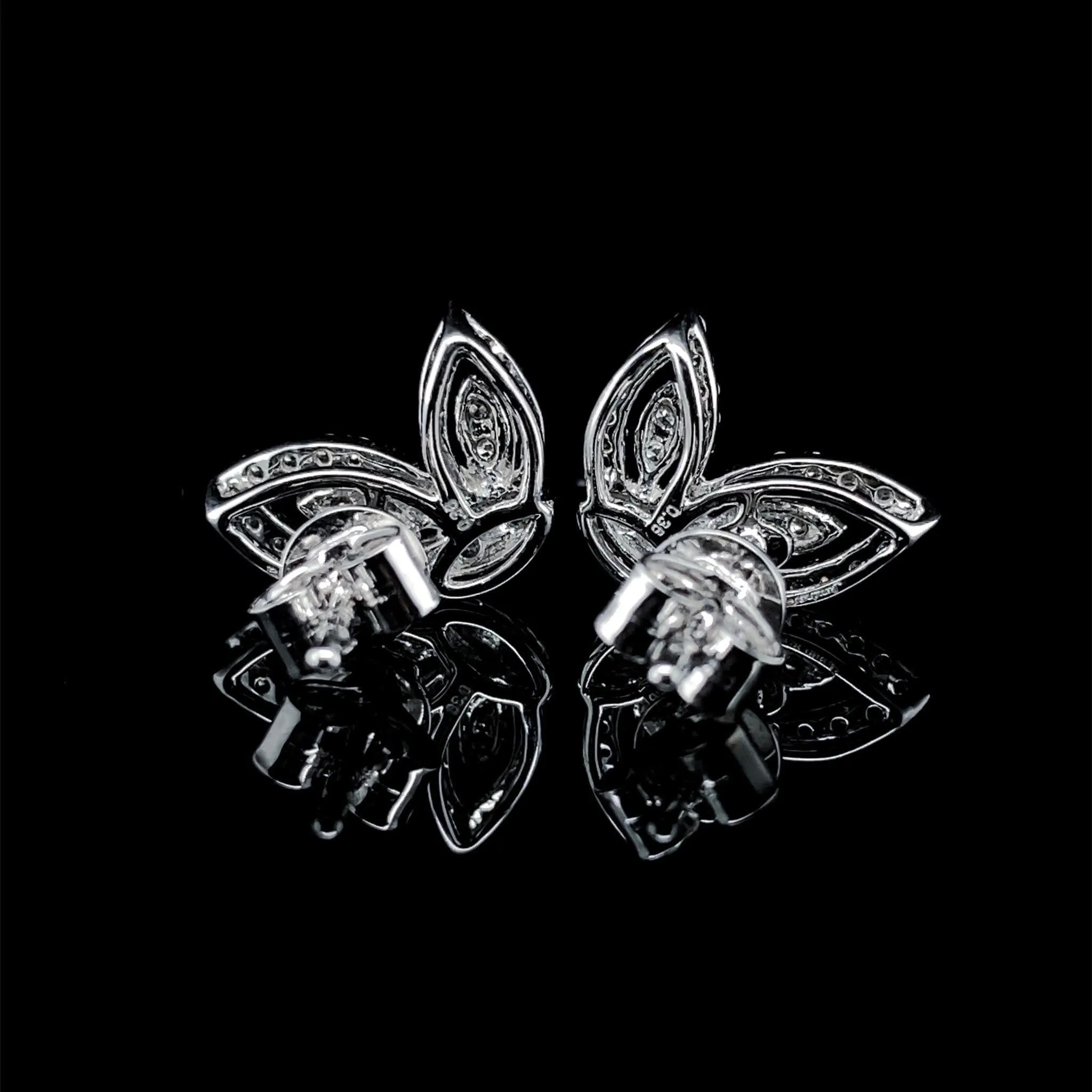 #LVNA2024 | Butterfly Half Wings Stud Diamond Earrings 18kt