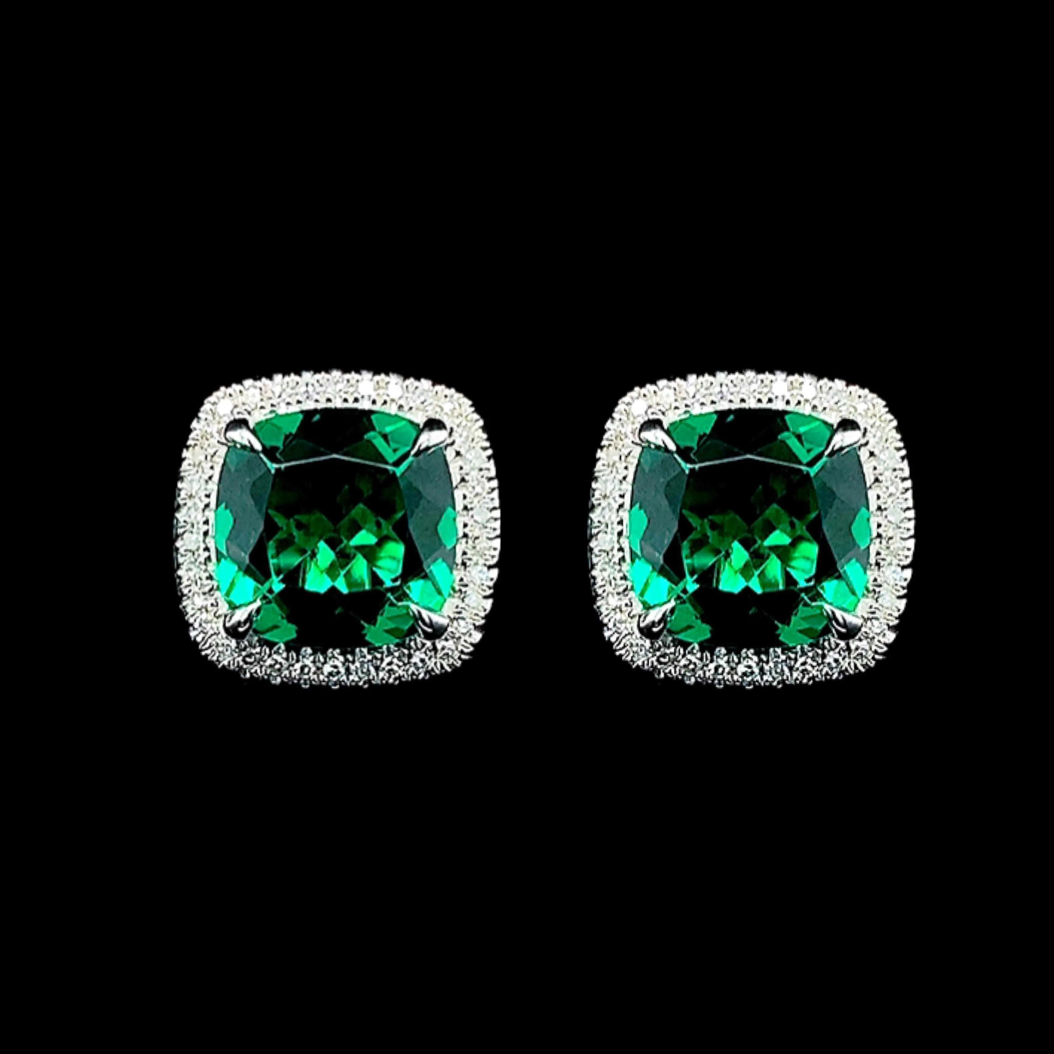 #LVNA2024 | Cushion Green Gemstones Diamond Earrings 14kt