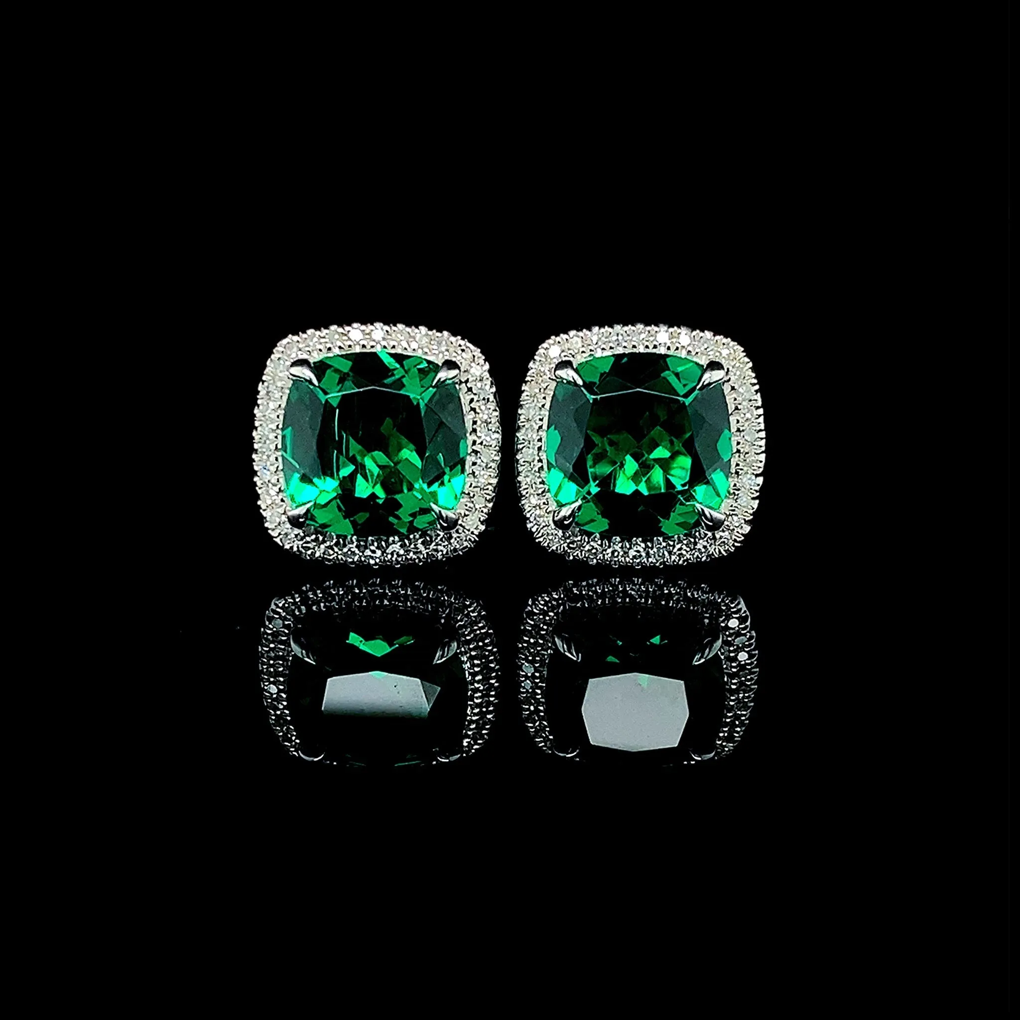 #LVNA2024 | Cushion Green Gemstones Diamond Earrings 14kt