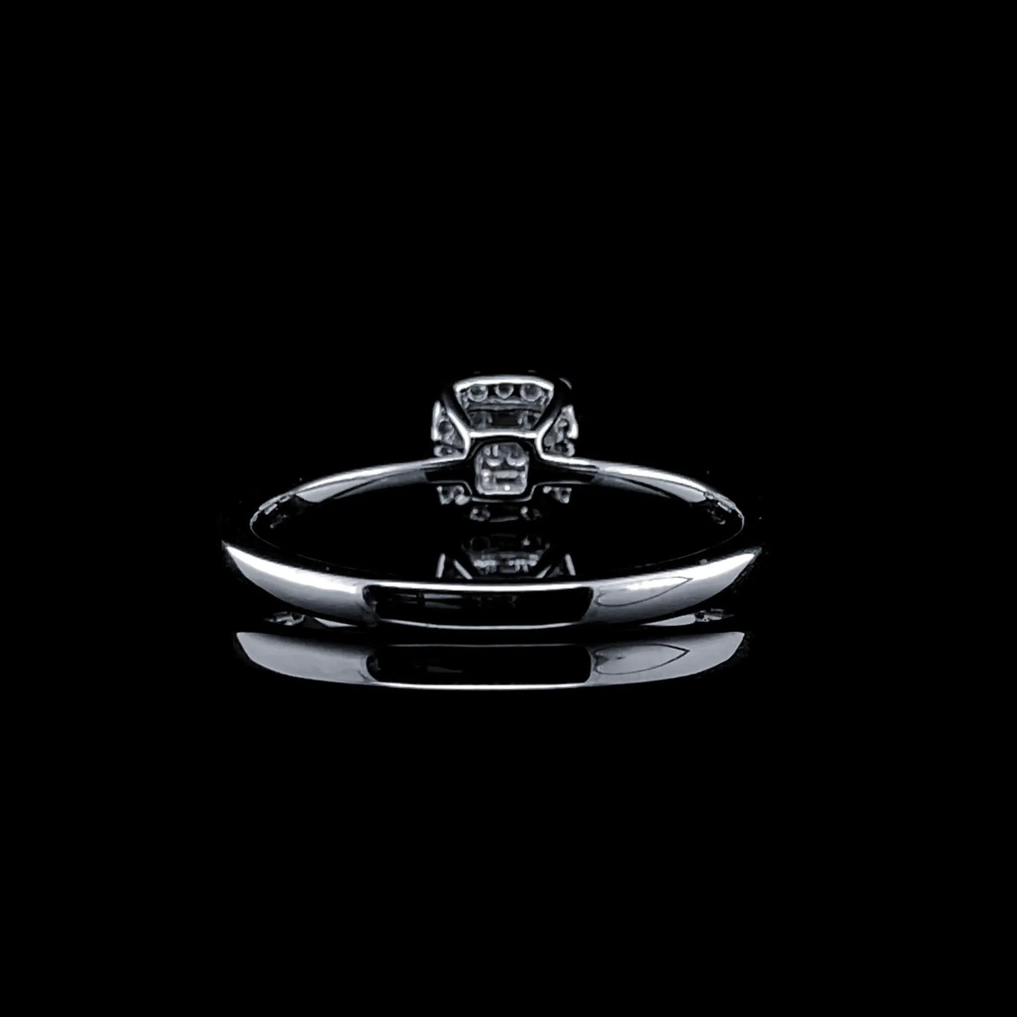 #LVNA2024 | Daily Square Diamond Ring 18kt