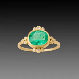 Oval Emerald Ring With Diamond Trios